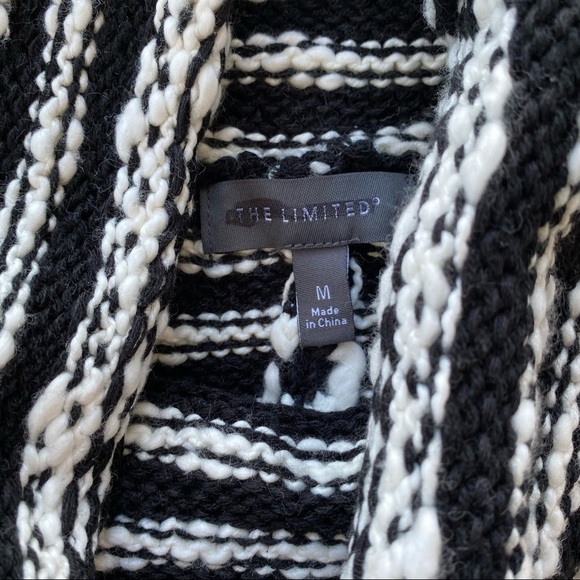 The Limited black white southwestern Aztec poncho knit sweater turtleneck Medium - Picture 8 of 9